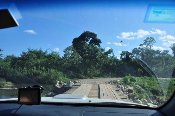 Indo para o sul de Belize por uma estrada secundária